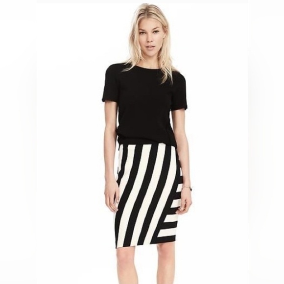 Banana Republic Dresses & Skirts - BANANA REPUBLIC Black & White Asymetrical Striped Pencil Skirt Sz 14 Rugby Strip